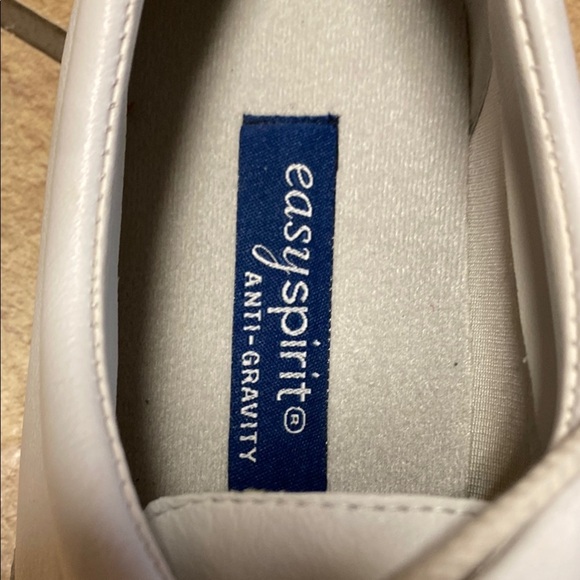 Easy Spirit White Anti-Gravity Size 7.5 Sneakers - Picture 2 of 11